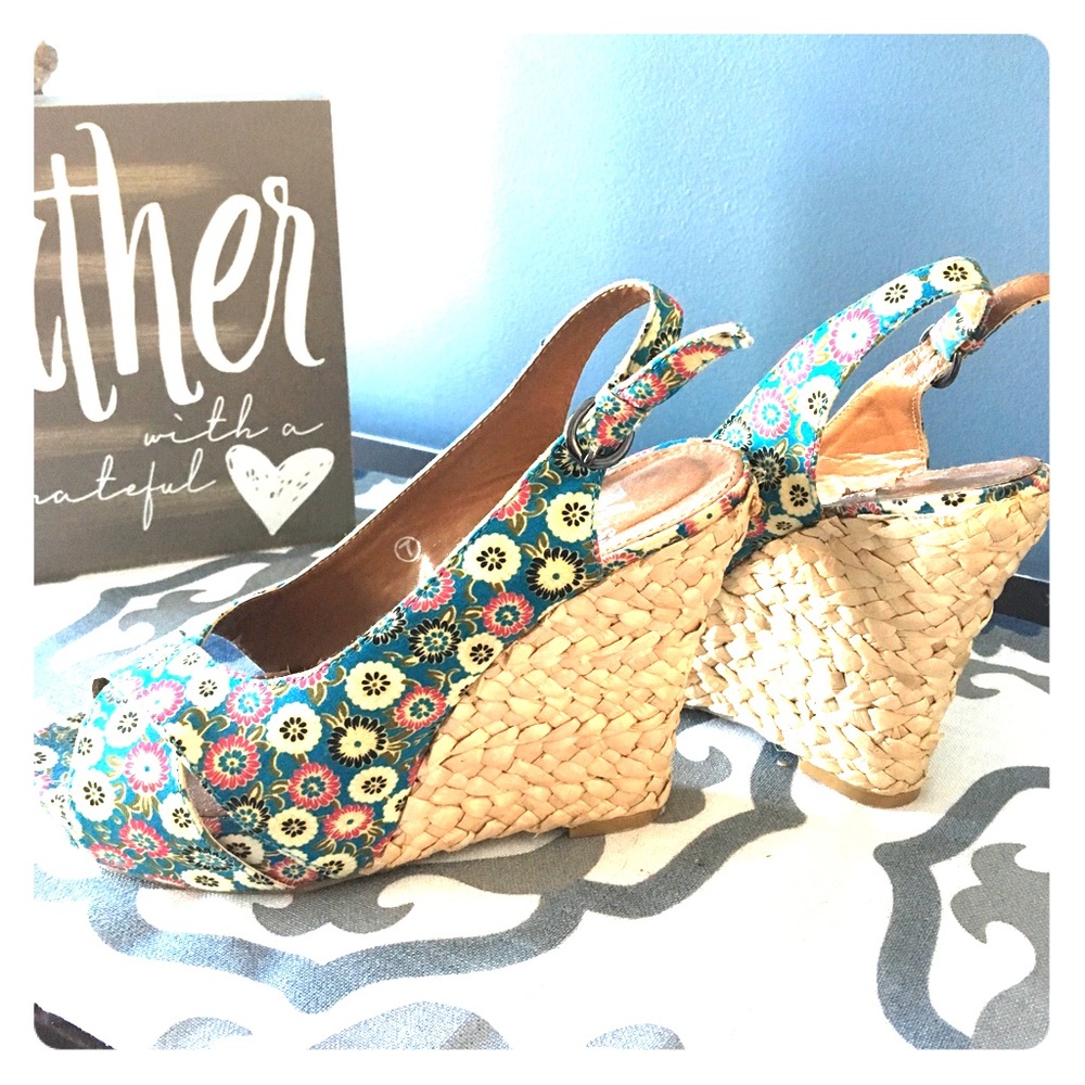 Wedge sandals